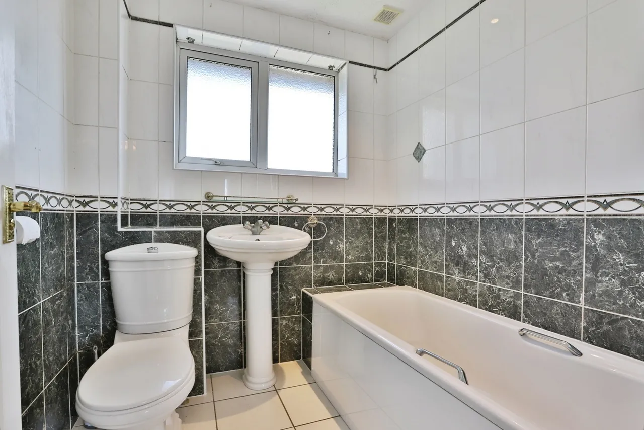 Thorncombe Close, Muscliff, BH9, photo 12