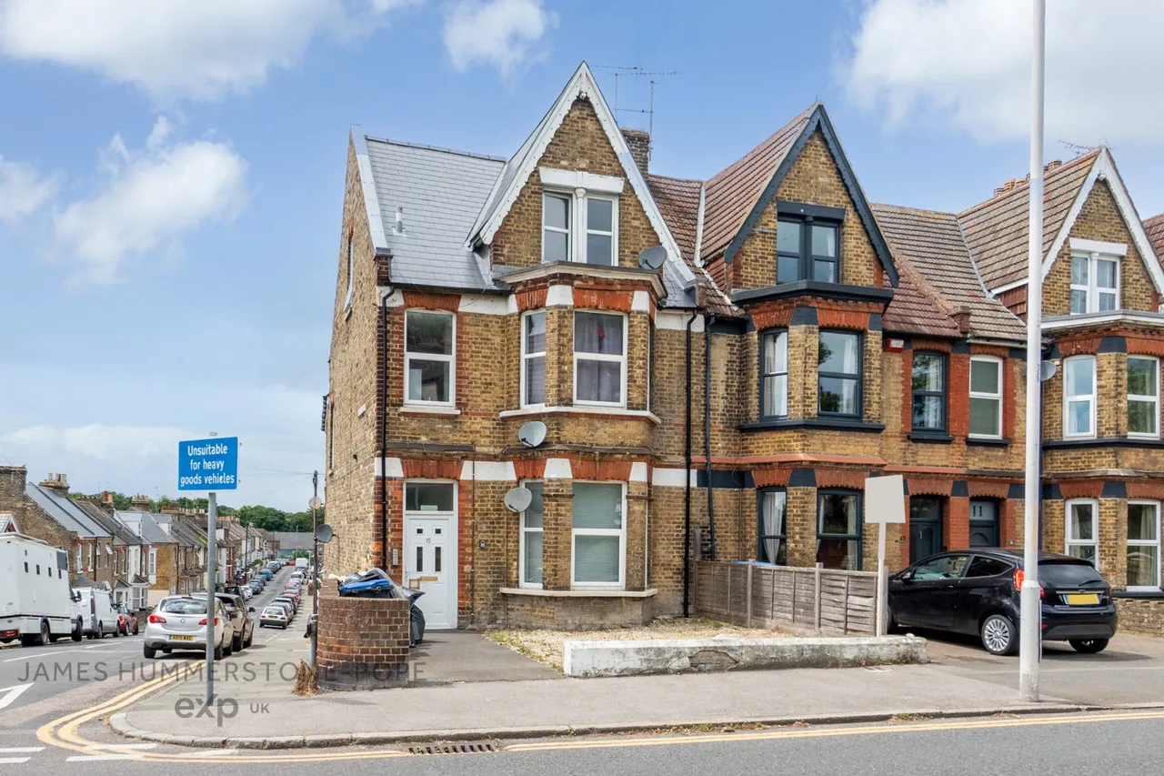 2 bed flat for sale — Two Bedrooms Ground Floor Flat, Ramsgate Road, Margate