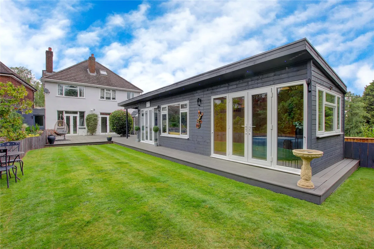 Quarry Lane, Northfield, Birmingham, B31 2PZ, photo 3