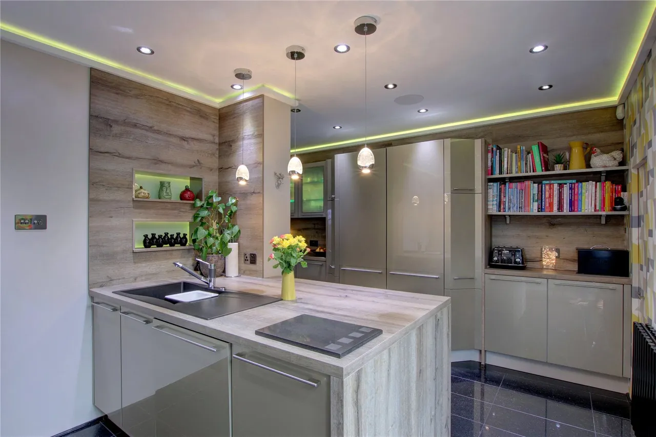 Quarry Lane, Northfield, Birmingham, B31 2PZ, photo 8