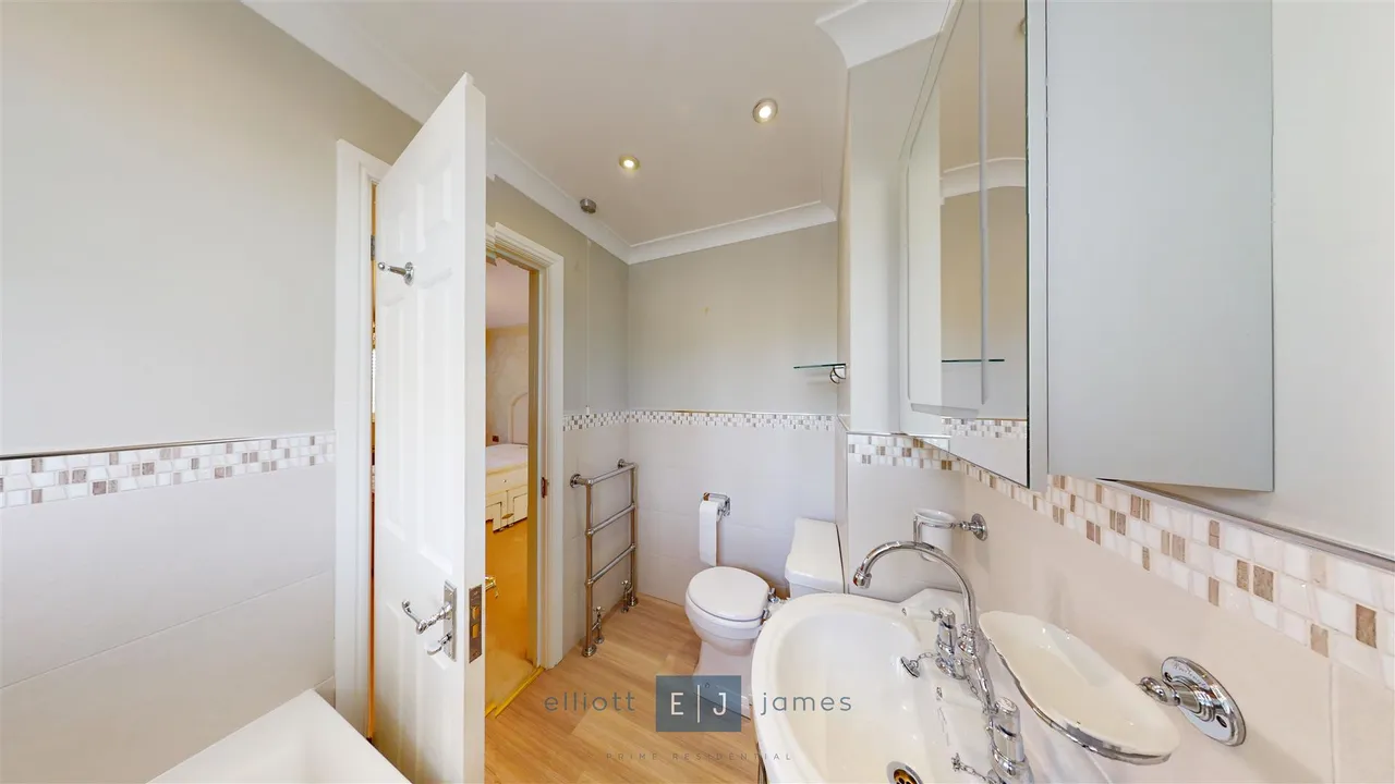 St. Johns Road, Loughton, IG10, photo 10