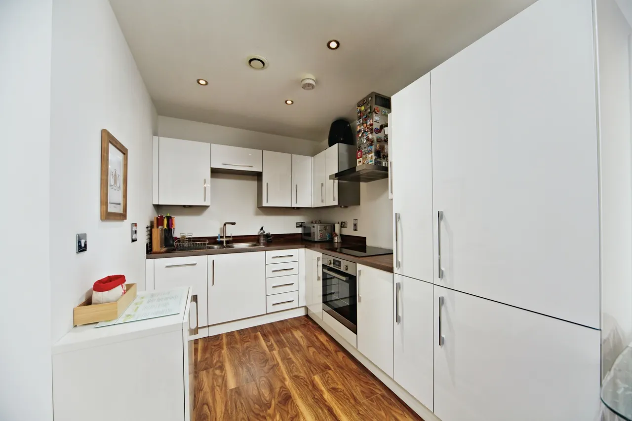 21 Whitestone Way, Croydon, photo 4