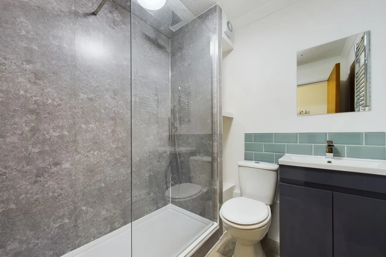 Spencer Court, Sandgate, photo 5