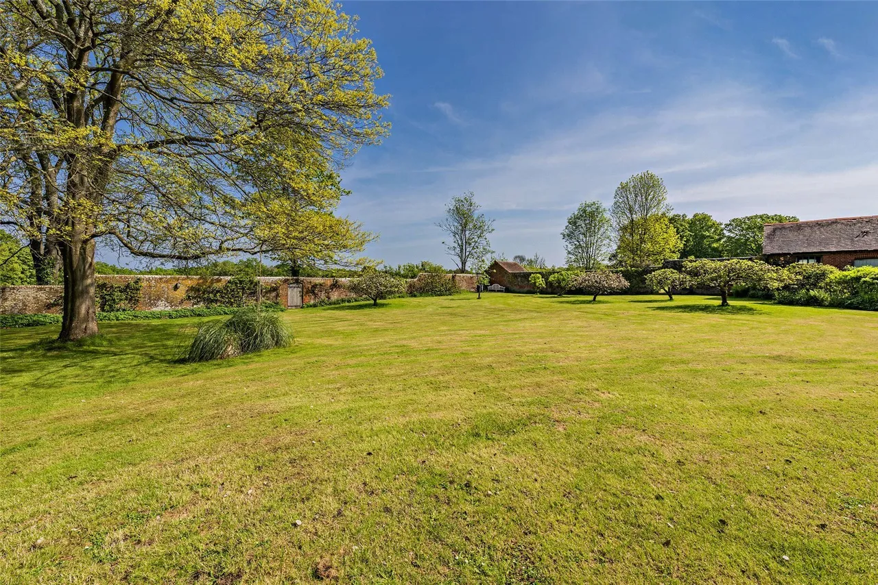 Vicarage Hill, Loxwood, RH14, photo 21