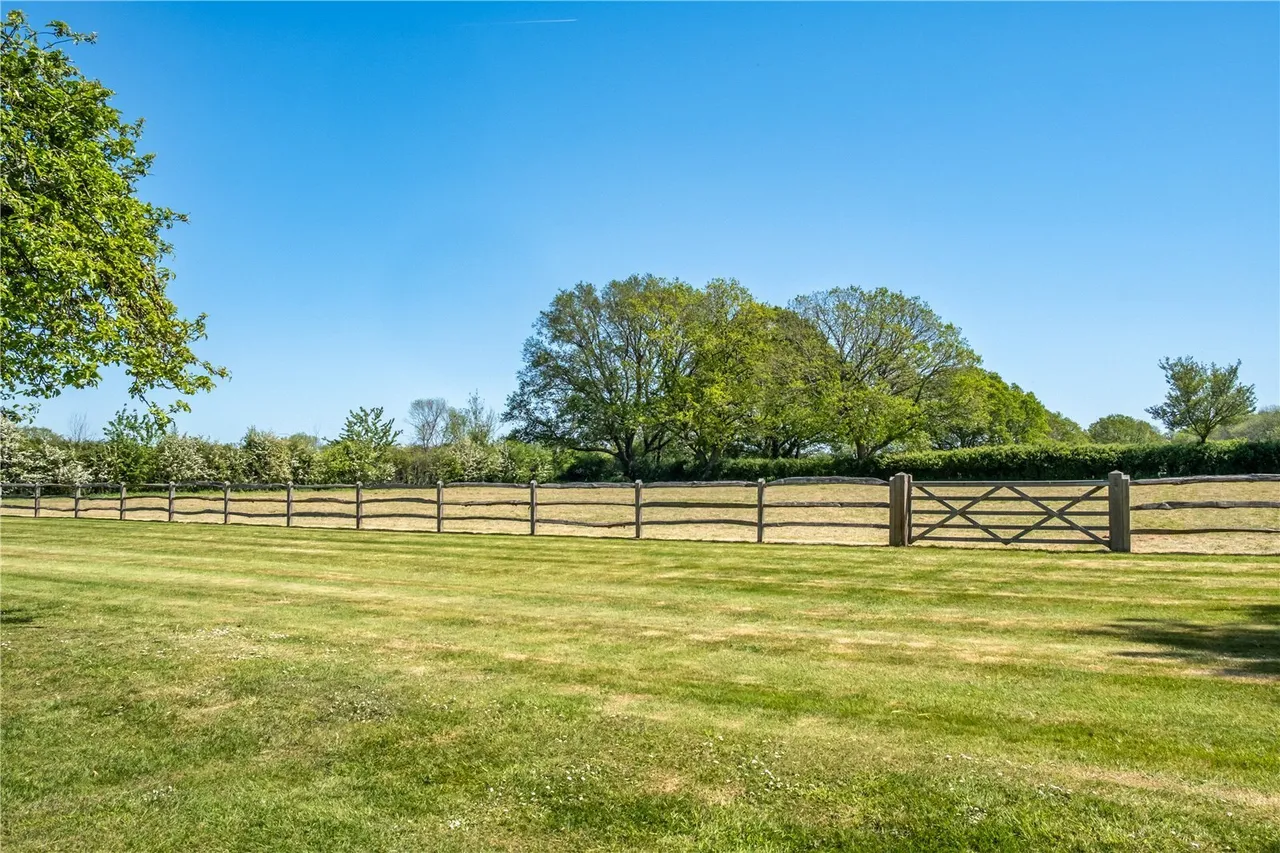 Vicarage Hill, Loxwood, RH14, photo 8