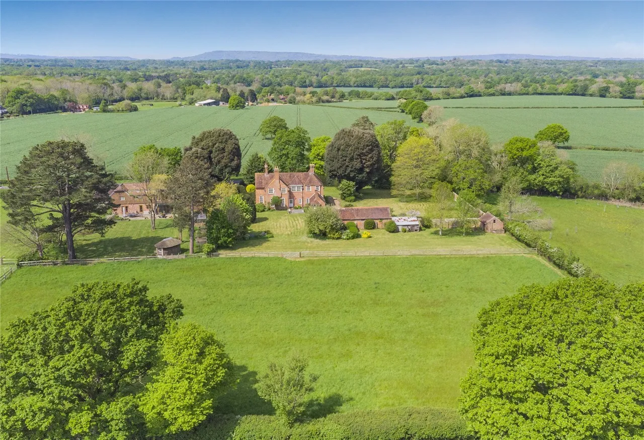 Vicarage Hill, Loxwood, RH14, photo 4