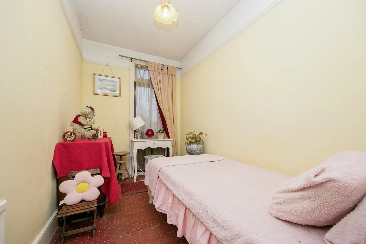 Beatrice Road, CLACTON-ON-SEA, photo 10
