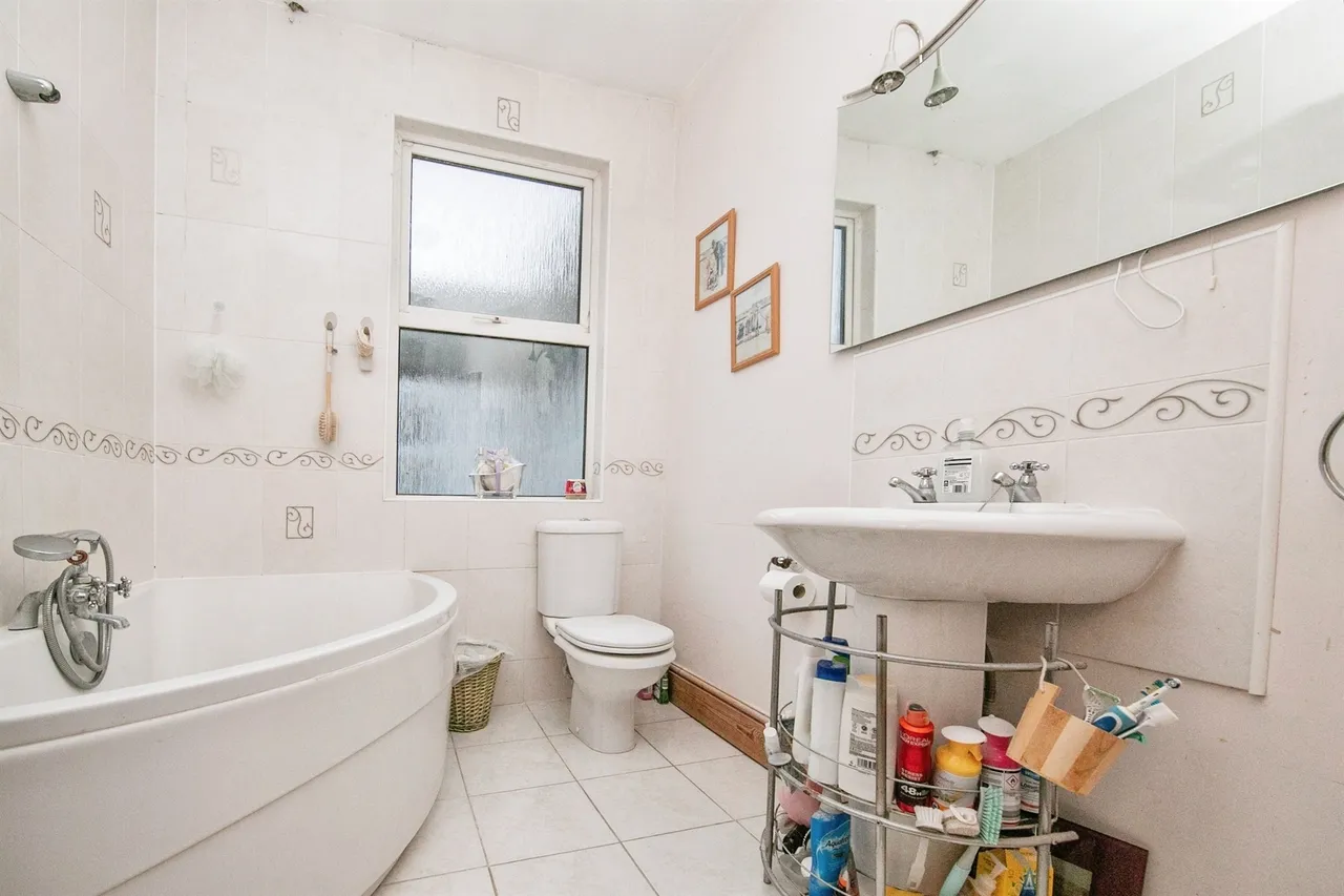 Beatrice Road, CLACTON-ON-SEA, photo 11
