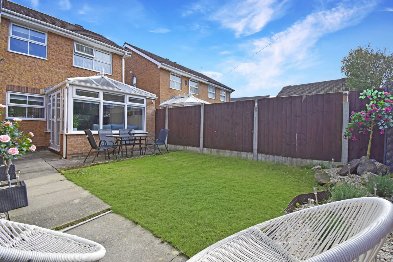 Farington Gate, Leyland, PR25, photo 17