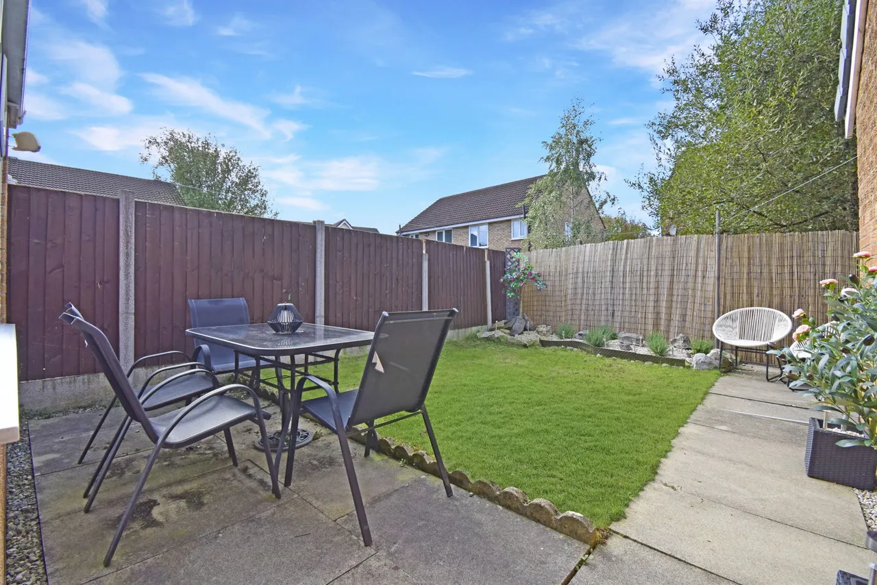 Farington Gate, Leyland, PR25, photo 18