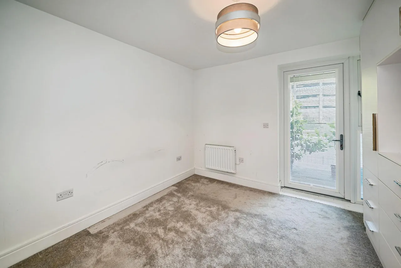 Lilys Walk, High Wycombe, HP11, photo 10