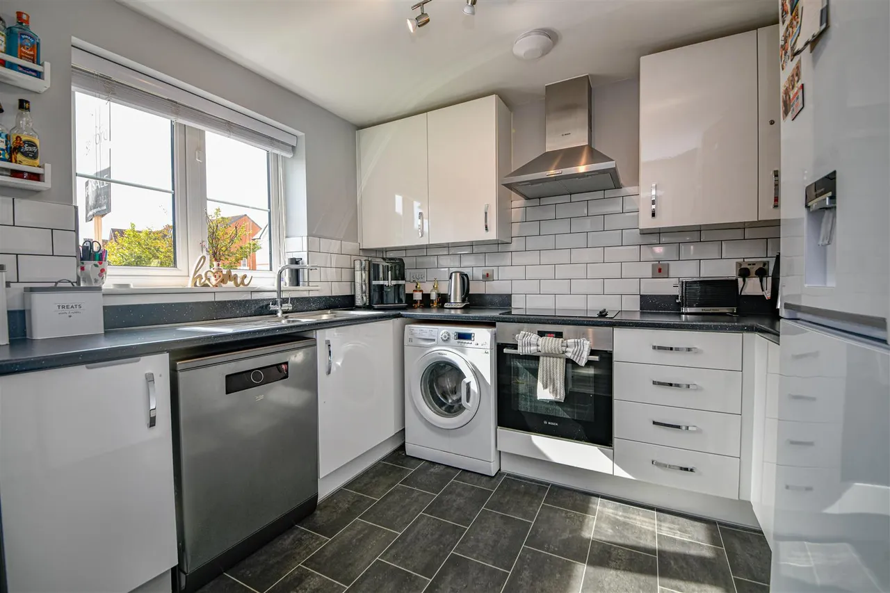 Chiltern Crescent, Fair Oak, SO50, photo 3