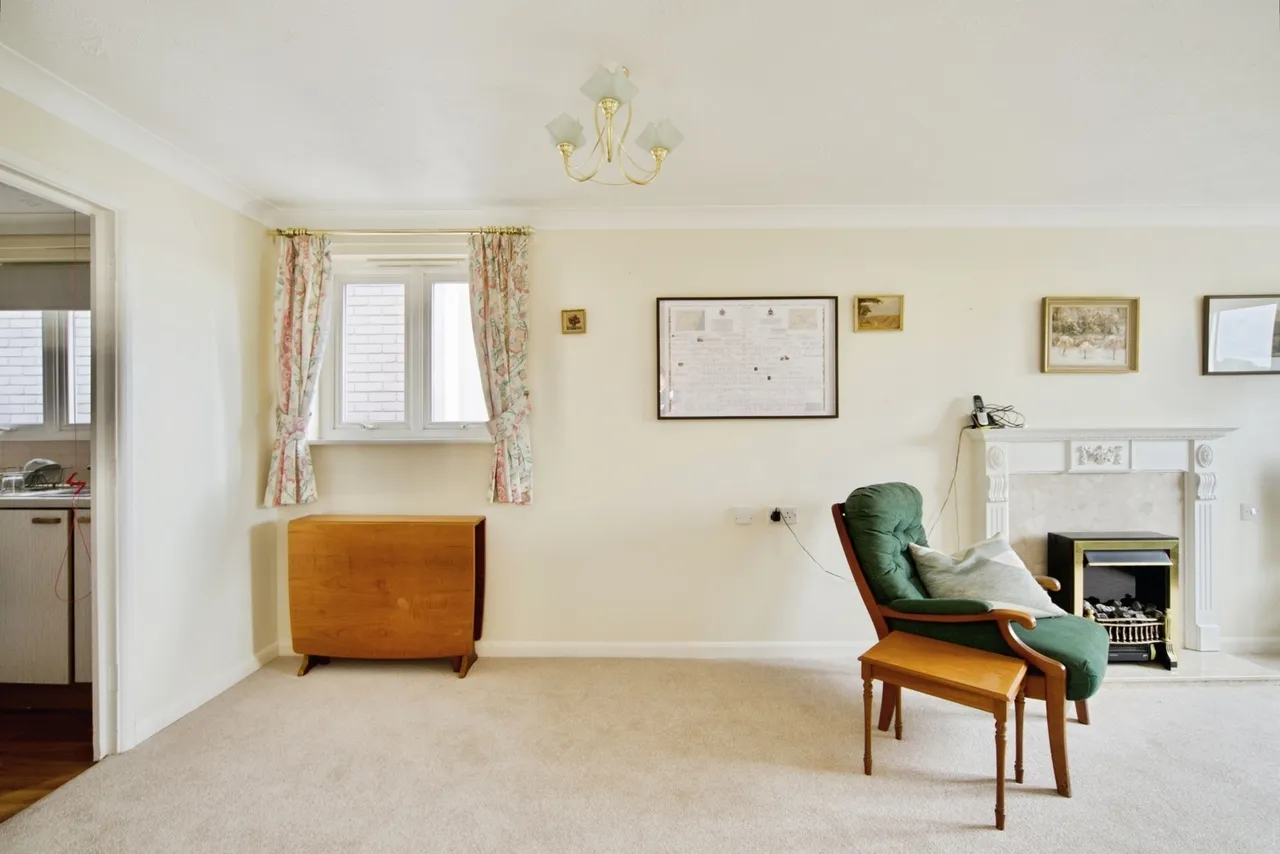 Hudsons Court, Darkes Lane, Potters Bar, Hertfordshire, EN6, photo 17
