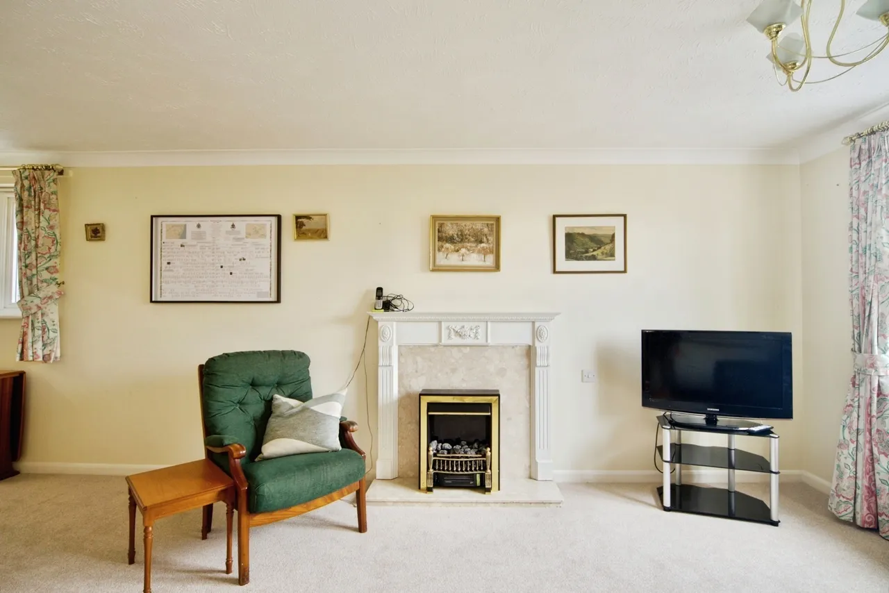 Hudsons Court, Darkes Lane, Potters Bar, Hertfordshire, EN6, photo 3