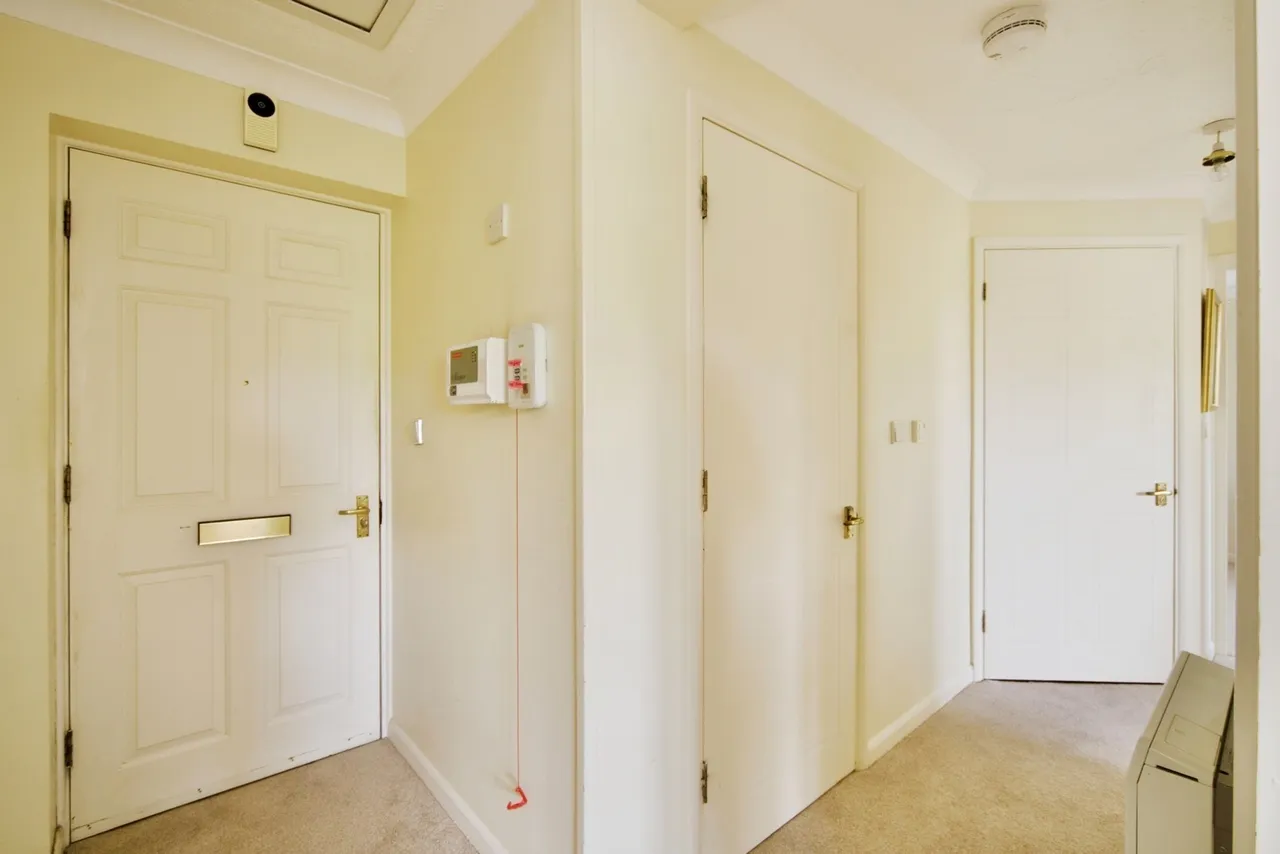 Hudsons Court, Darkes Lane, Potters Bar, Hertfordshire, EN6, photo 15