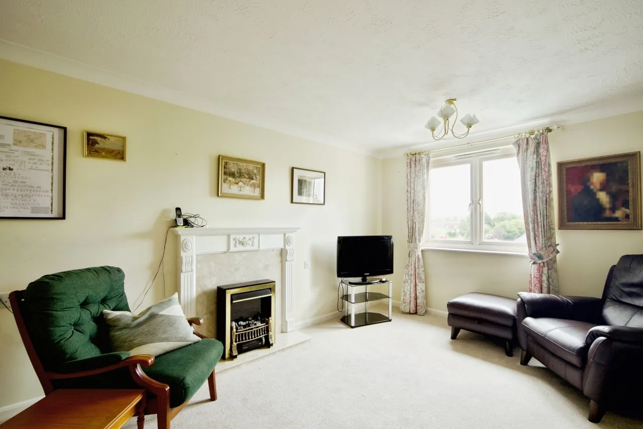 Hudsons Court, Darkes Lane, Potters Bar, Hertfordshire, EN6, photo 16