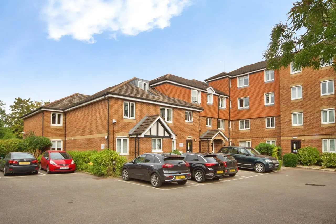 Hudsons Court, Darkes Lane, Potters Bar, Hertfordshire, EN6, photo 9