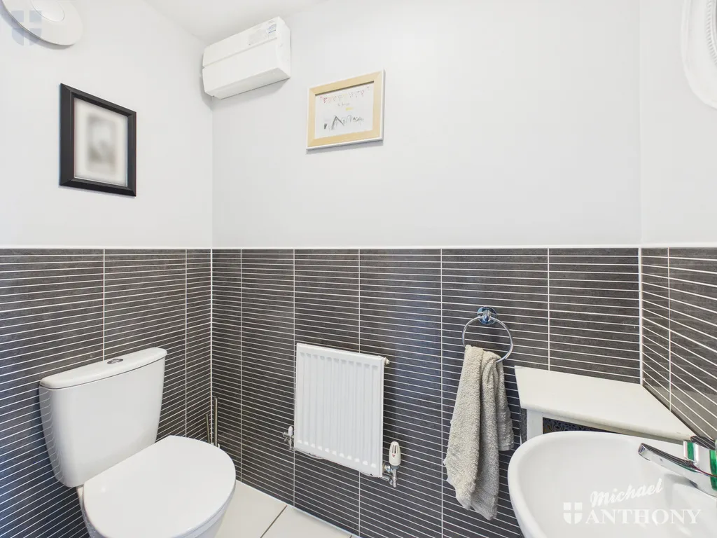 Beeston Lane, Aylesbury, HP19 9DR, photo 7