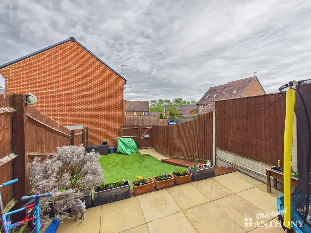 Beeston Lane, Aylesbury, HP19 9DR, photo 4