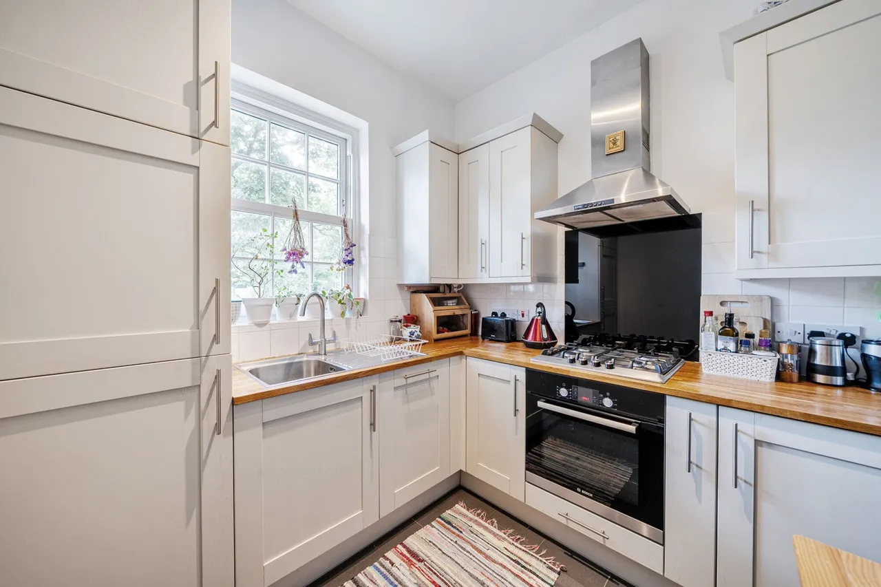 Camberwell New Road, SE5, photo 17