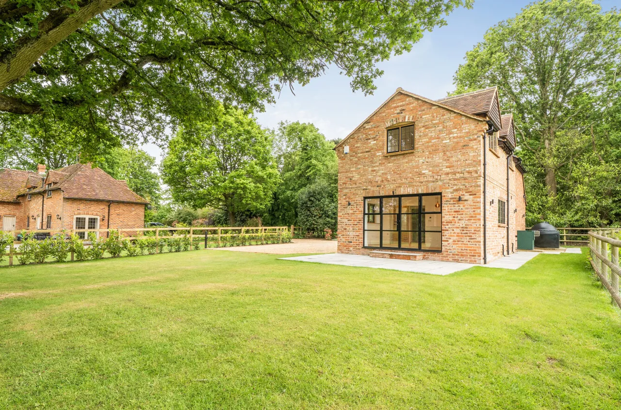 Blagrove Lane, Wokingham, Berkshire, RG41 4AX, photo 32