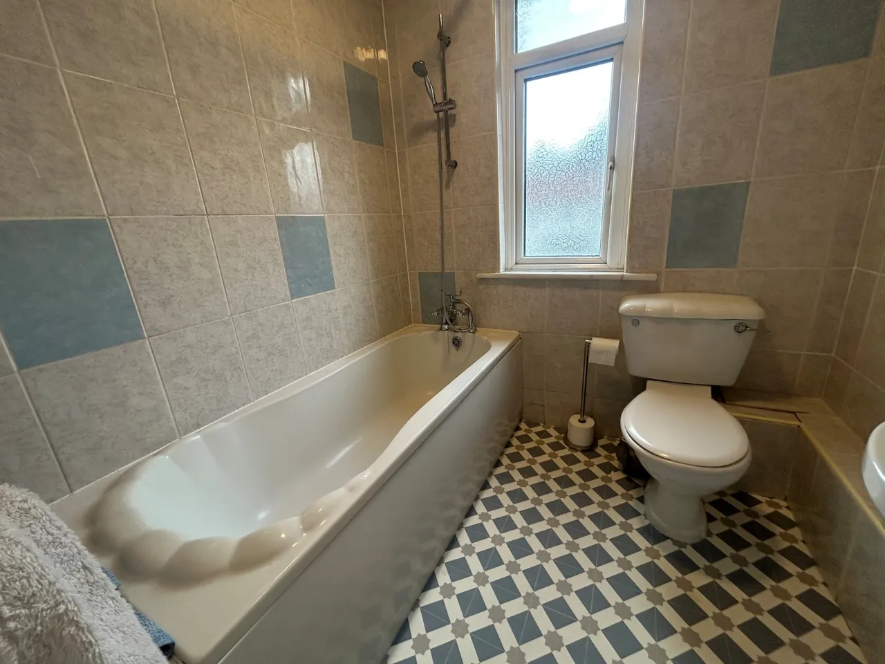 Regents Park Road, Regents Park, SO15, photo 5
