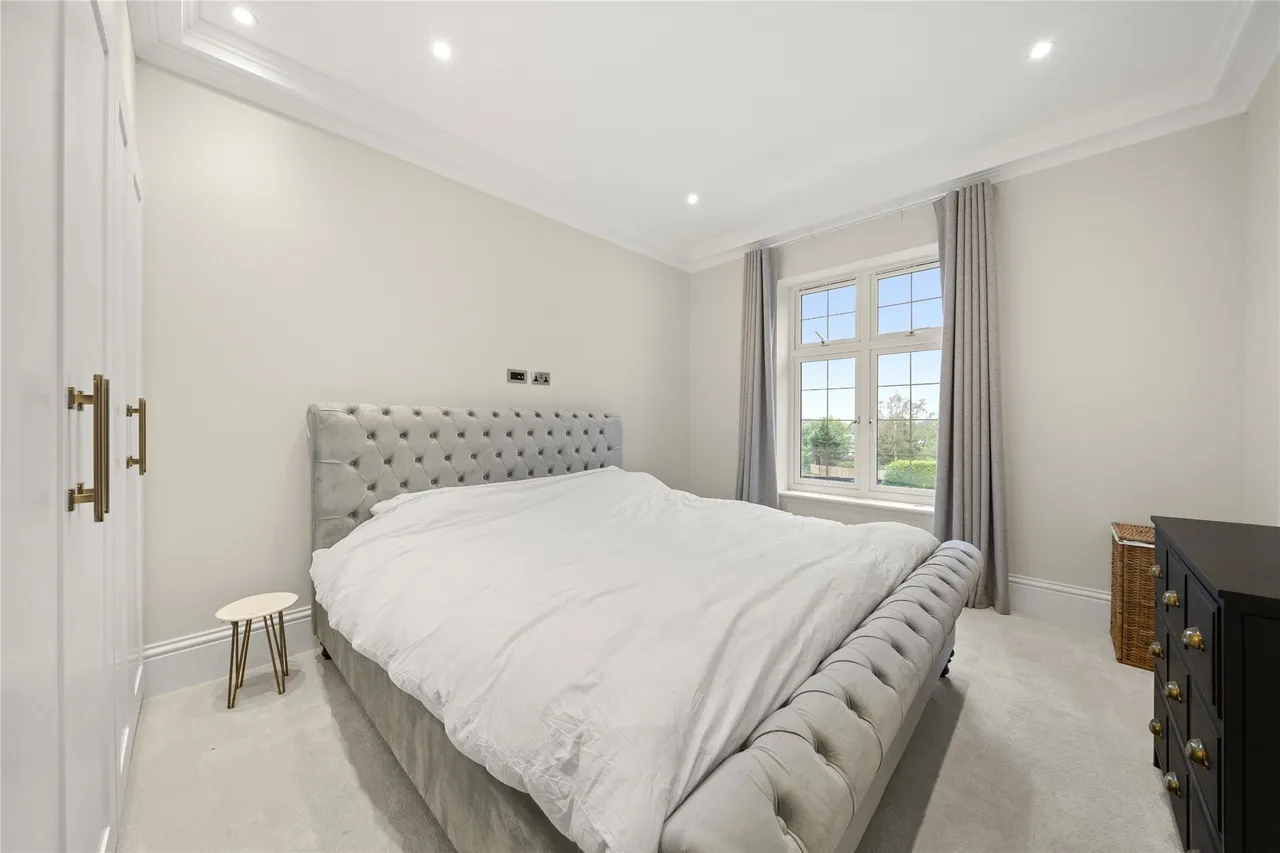 Holtwood Road, Oxshott, KT22, photo 7