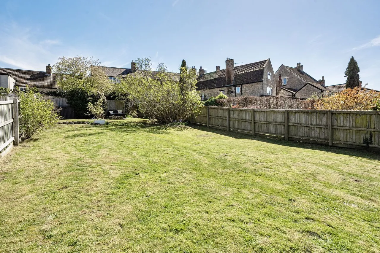 High Street, Rode, BA11, photo 16