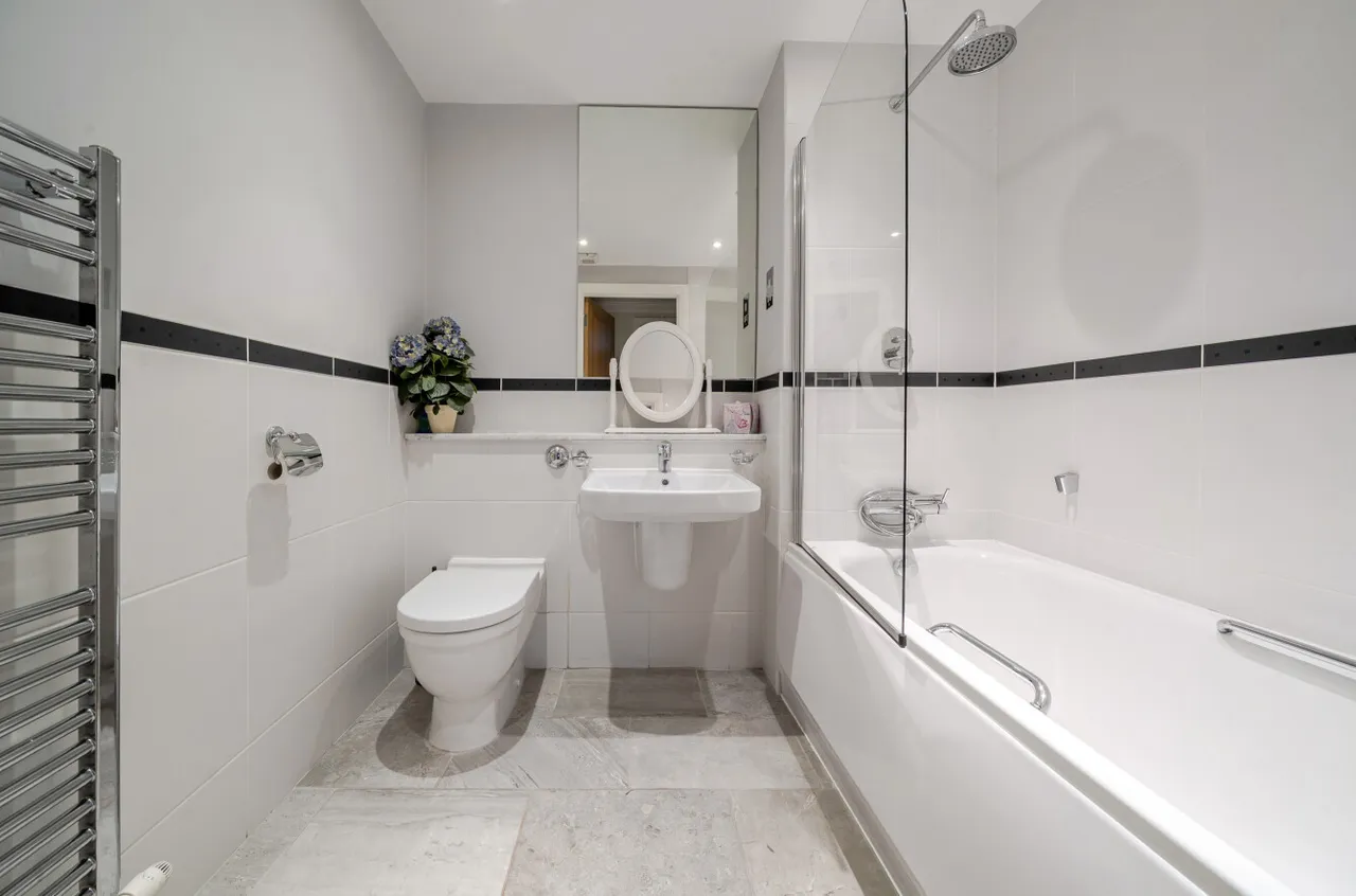 Tekels Park, Camberley, Surrey, GU15 2LE, photo 8