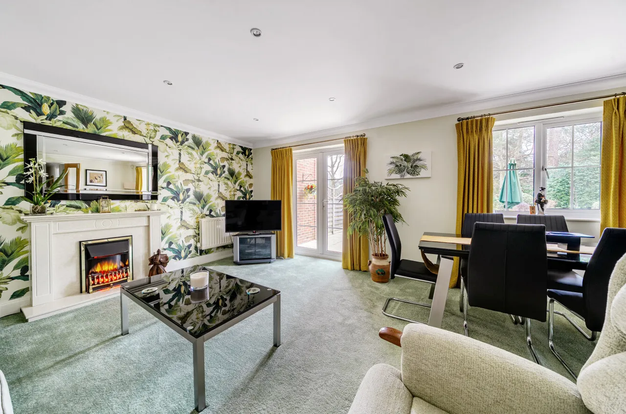 Tekels Park, Camberley, Surrey, GU15 2LE, photo 3