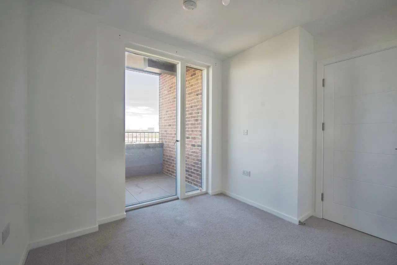 Vernal Way, London, N18, photo 13