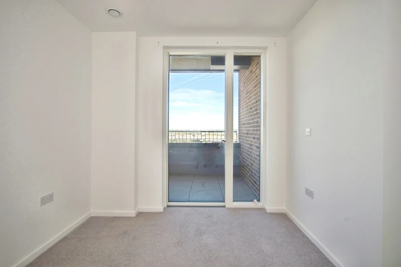 Vernal Way, London, N18, photo 14