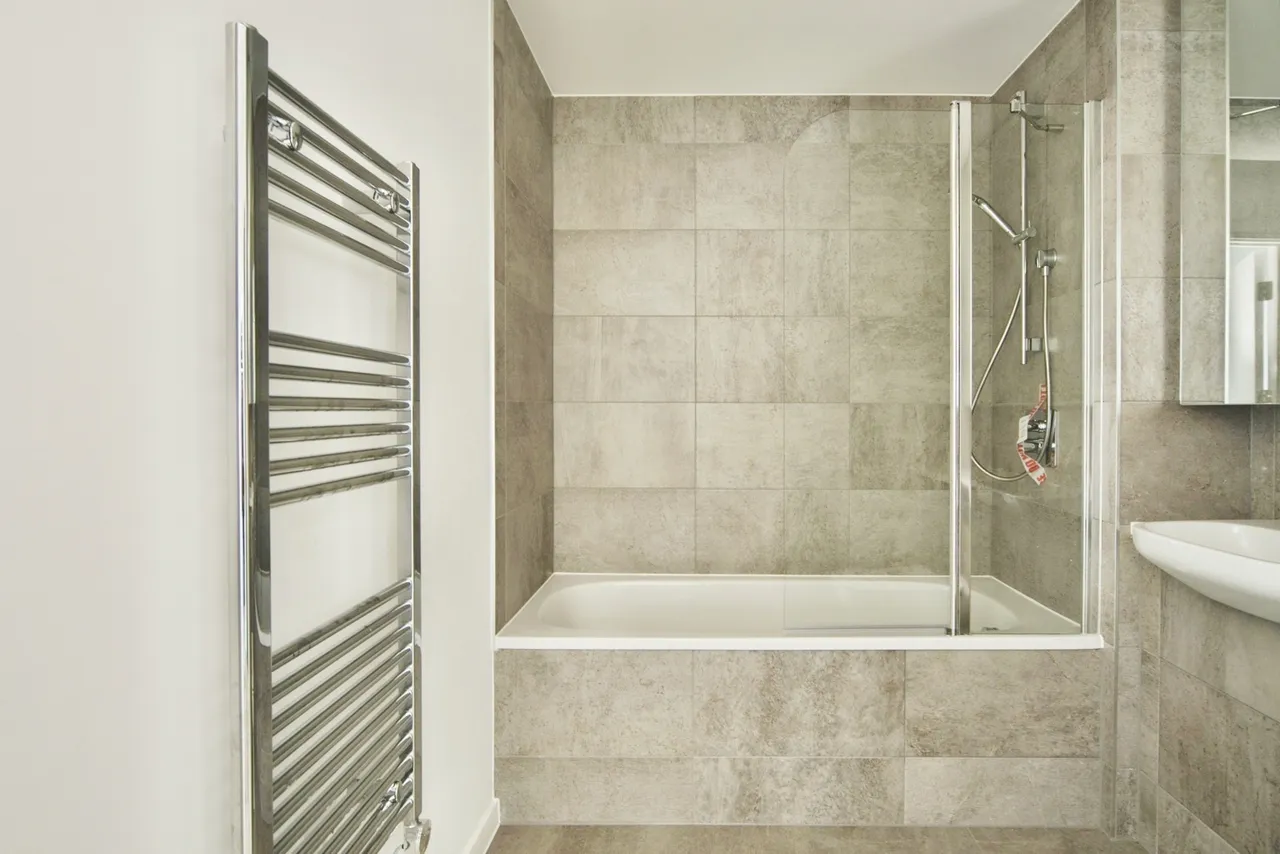 Vernal Way, London, N18, photo 23
