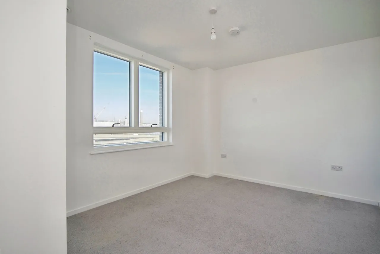 Vernal Way, London, N18, photo 19