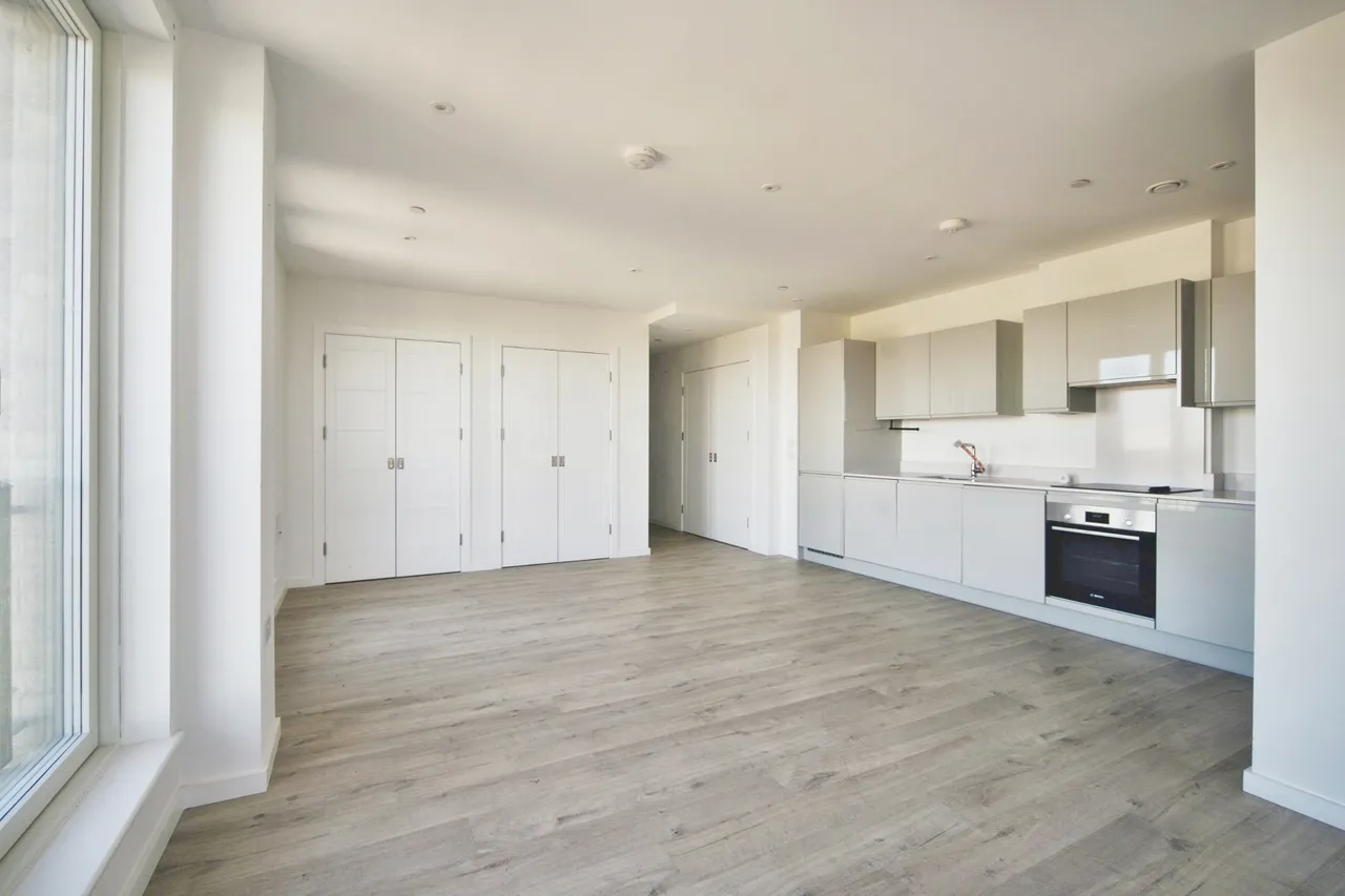 Vernal Way, London, N18, photo 21