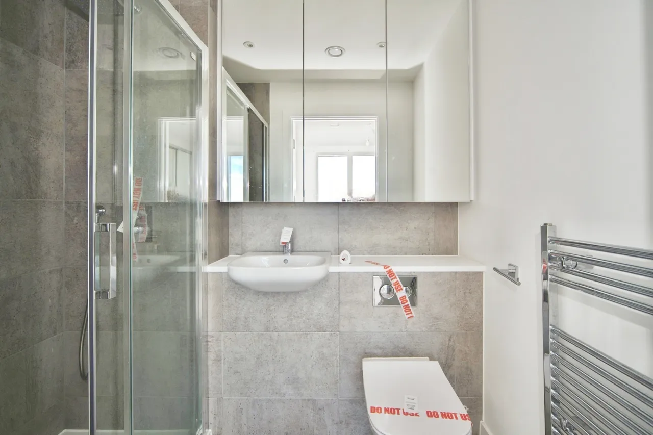 Vernal Way, London, N18, photo 24