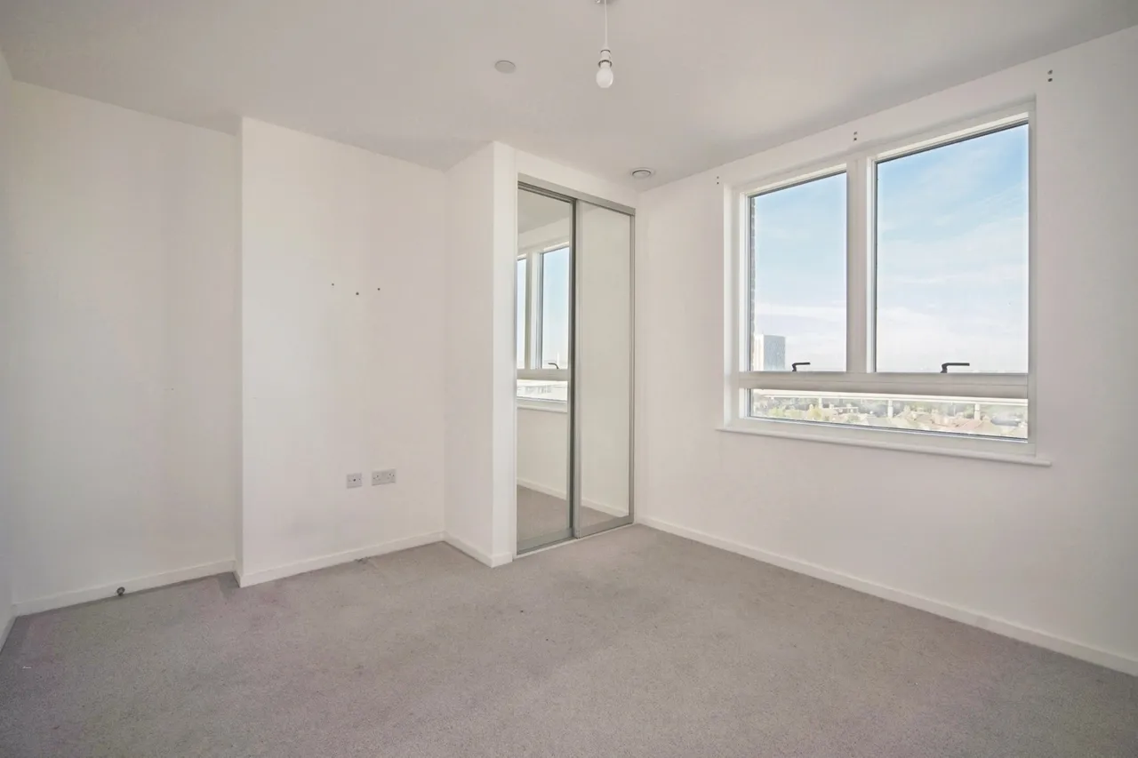 Vernal Way, London, N18, photo 17