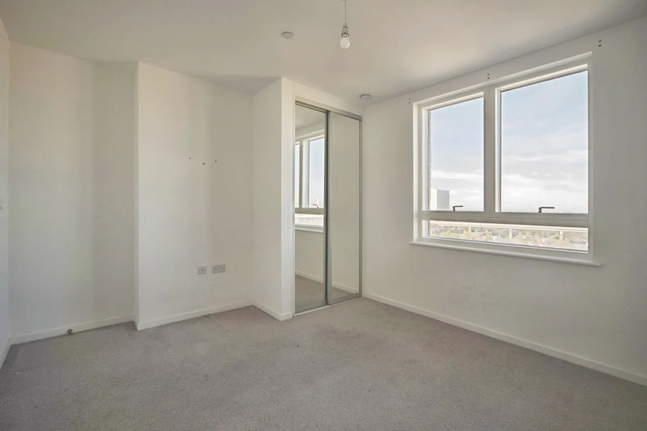 Vernal Way, London, N18, photo 20