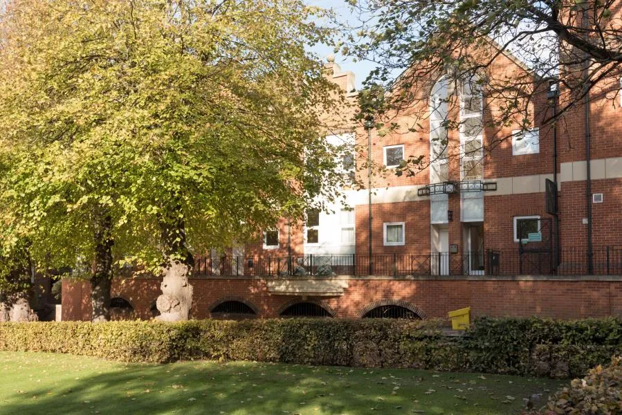 High Street, Guildford, GU1, photo 9