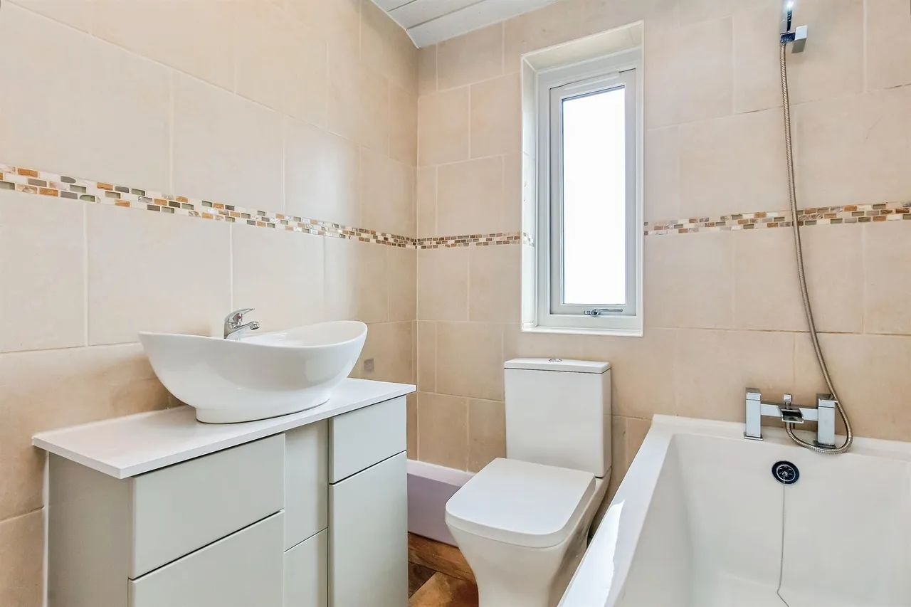 Newark Avenue, Peterborough, PE1, photo 10