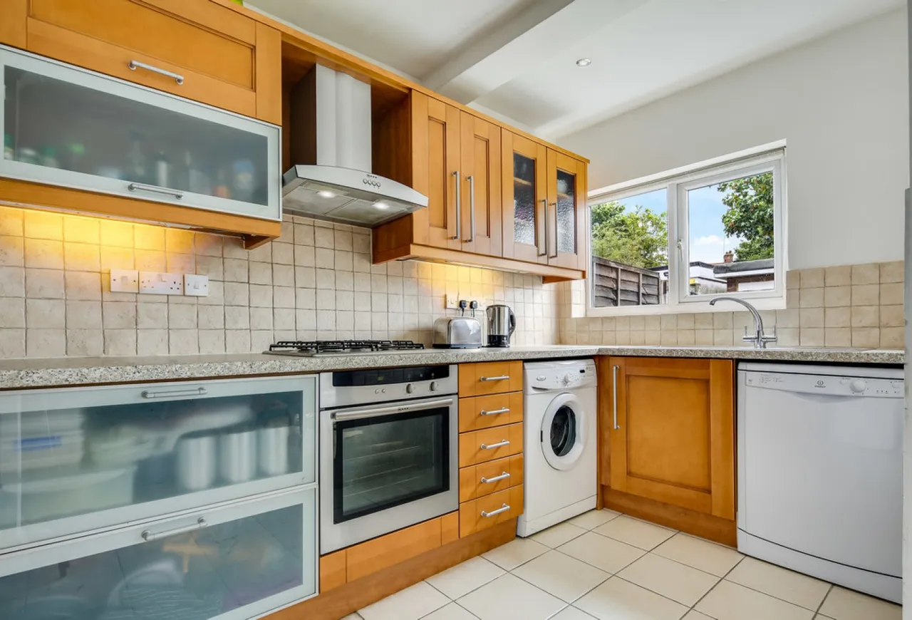Lorne Gardens, Wanstead, photo 6