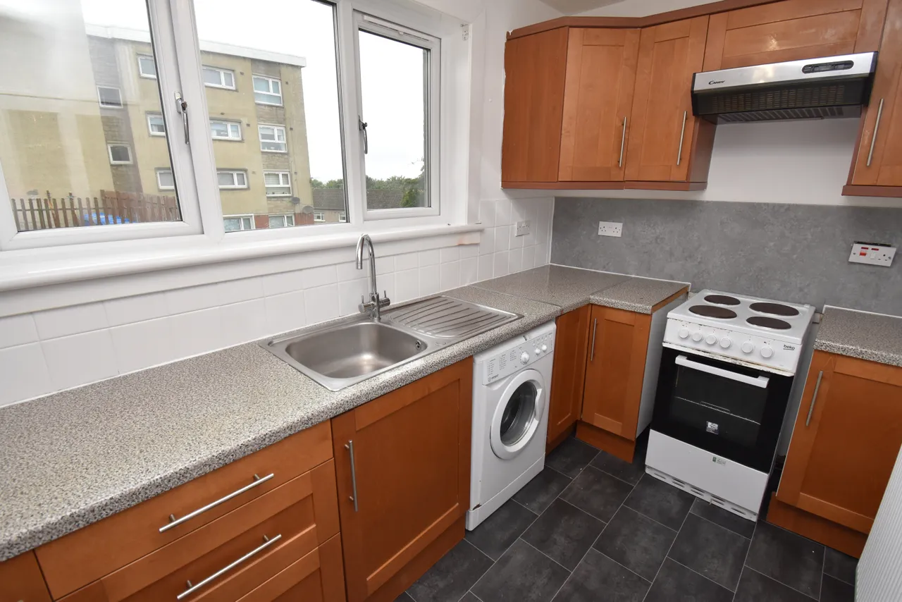 2 Bedroom Lower Flat To Let, photo 5