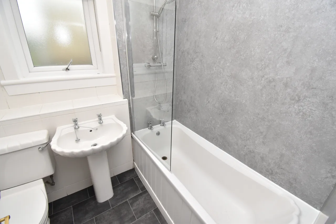2 Bedroom Lower Flat To Let, photo 6