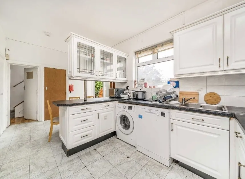Alderton Crescent, Hendon, NW4, photo 5