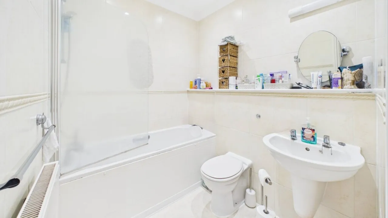 Cobb Close, Bury St Edmunds, IP32, photo 7