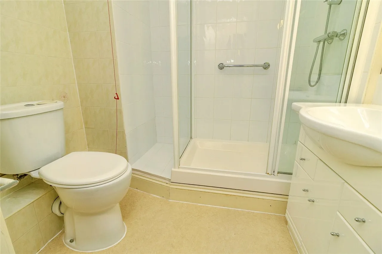 Hamilton Court, Lammas Walk, Leighton Buzzard, Bedfordshire, LU7, photo 13