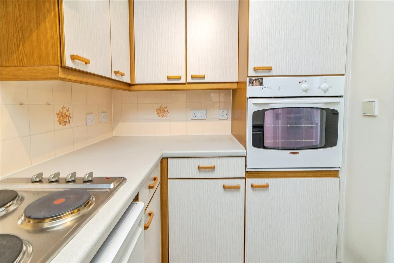 Hamilton Court, Lammas Walk, Leighton Buzzard, Bedfordshire, LU7, photo 8