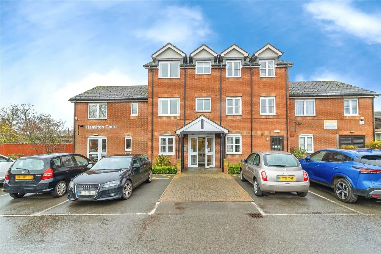 1 bed flat for sale — Hamilton Court, Lammas Walk, Leighton Buzzard, Bedfordshire, LU7