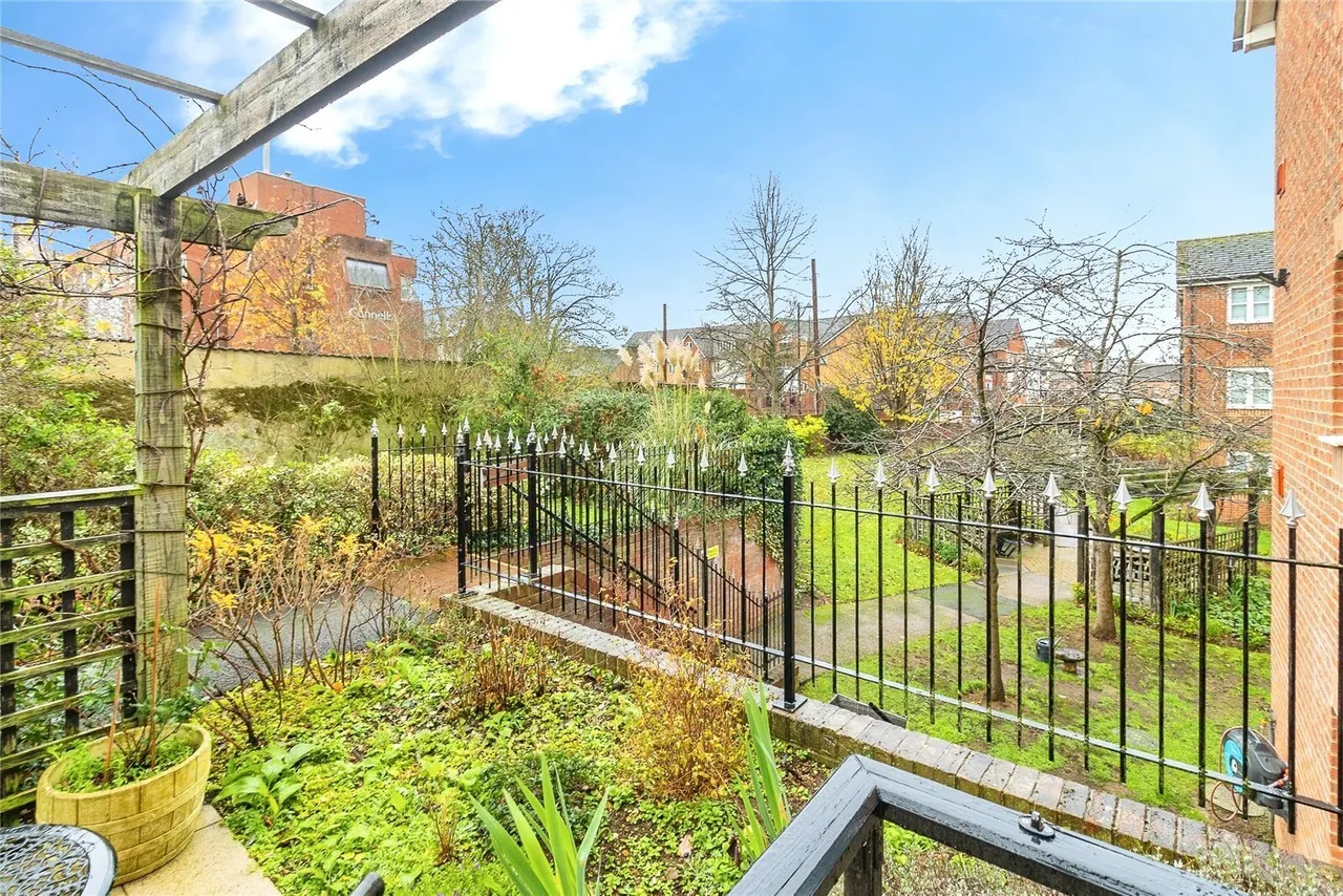 Hamilton Court, Lammas Walk, Leighton Buzzard, Bedfordshire, LU7, photo 18