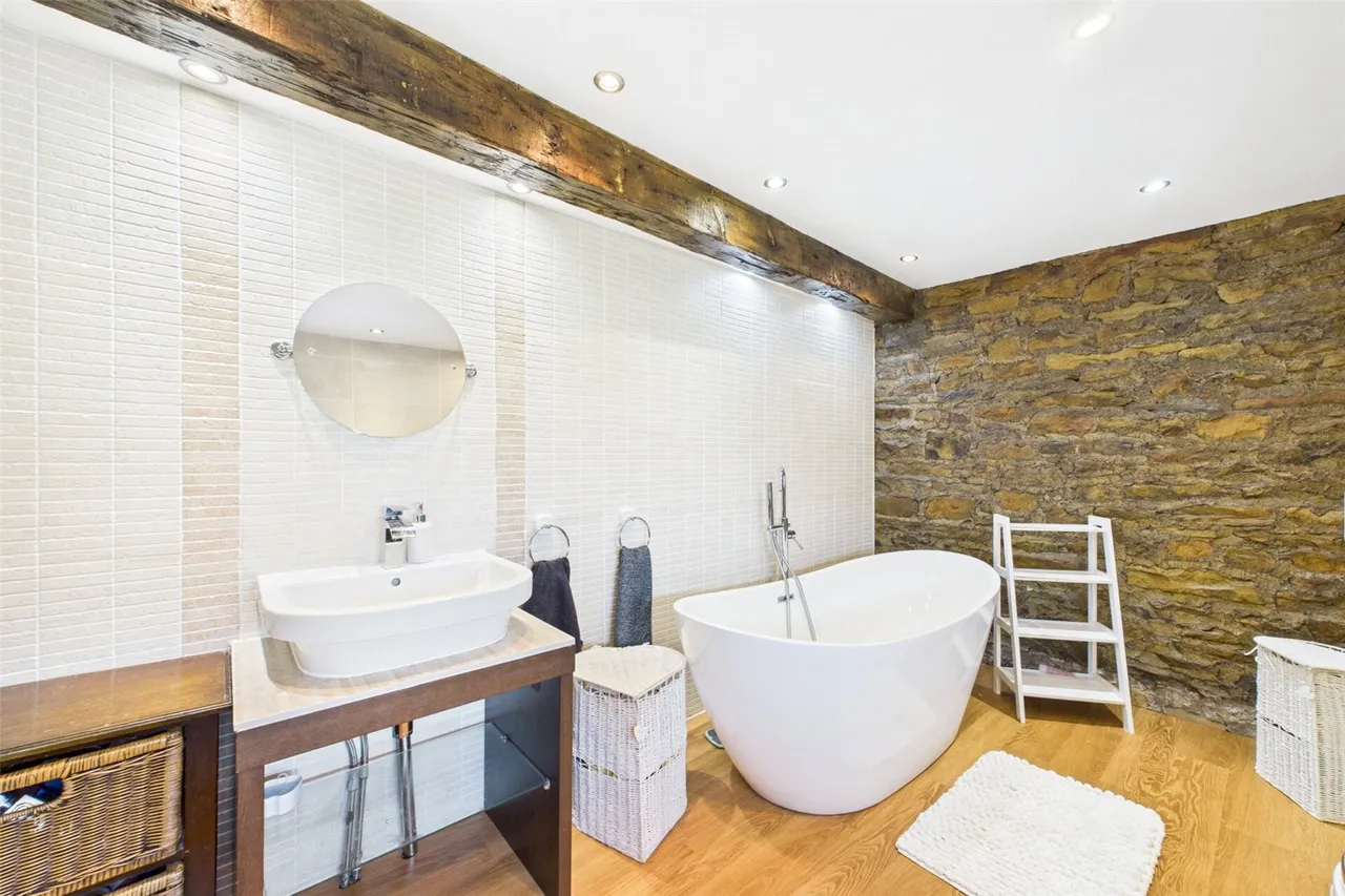 The Barn, Woodend Fold, SK6, photo 21